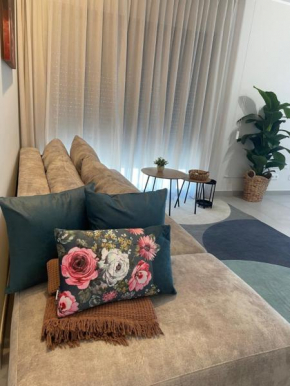 T2 Encantador com varanda e terraço